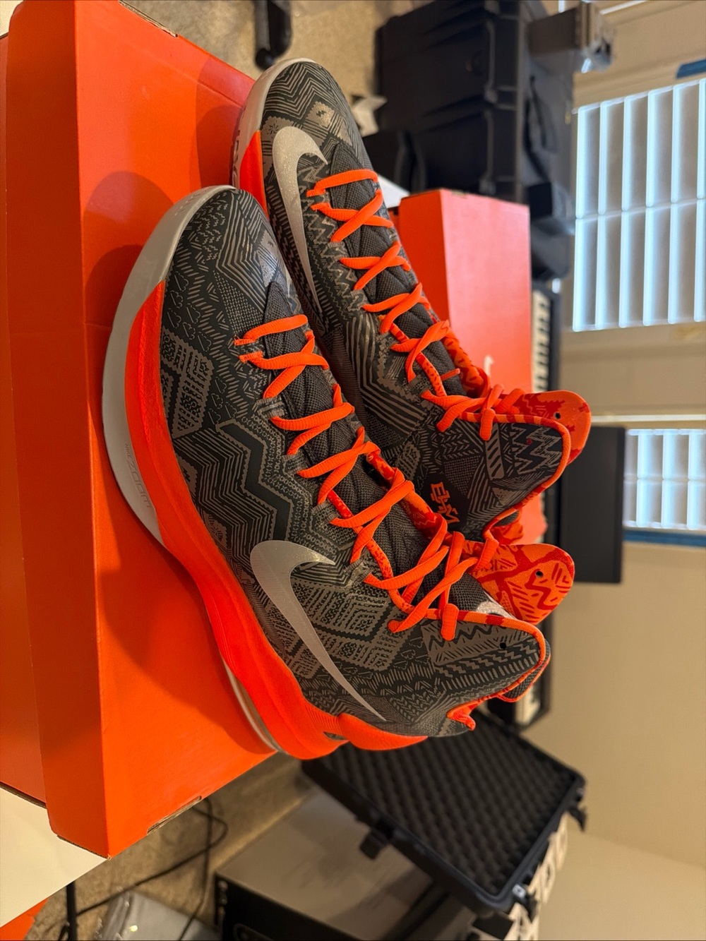 Nike KD5 BHM size 13 - Gray & Bright Orange